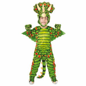 Disfraz de Dragoncito para niño con enterizo verde, alas, cola y gorro con la forma de cabeza de triceratops.