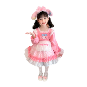 Niña luciendo un disfraz de My Lady con vestido elegante y diadema a juego.